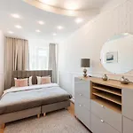 Premium Artdeco Boutique By Bookinghost Apartament