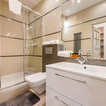 Premium Artdeco Boutique By Bookinghost *