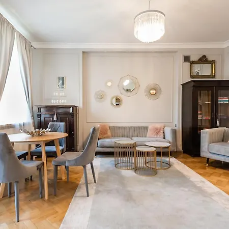 Premium Artdeco Boutique By Bookinghost Varšava