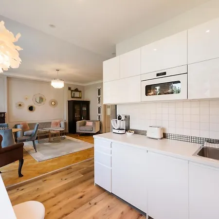 Premium Artdeco Boutique By Bookinghost