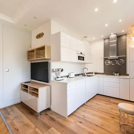 Апартаменты Premium Artdeco Boutique By Bookinghost