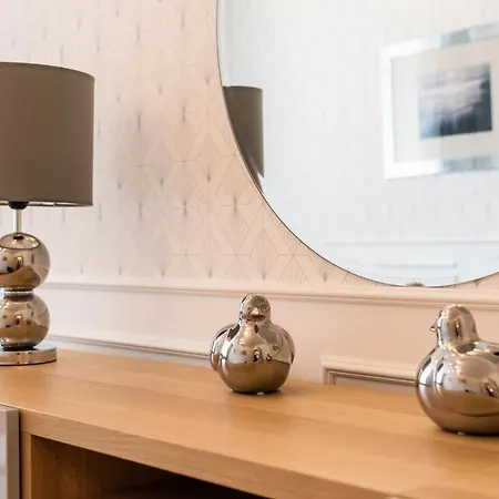 Premium Artdeco Boutique By Bookinghost